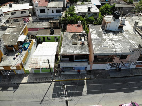 Renta Local Comercial Con Departamento Col. El Mirador Cerro Azul Veracruz.