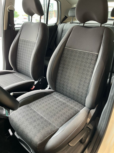 Volkswagen Fox 1.6 MSI COMFORTLINE 8V FLEX 4P MANUAL