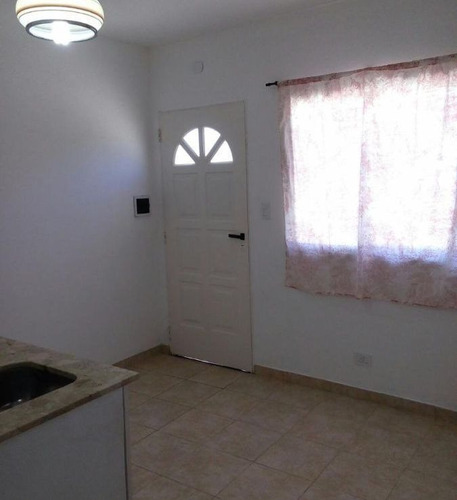 Imagen 4 de 8 de Departamento En Venta En Villa De Mayo