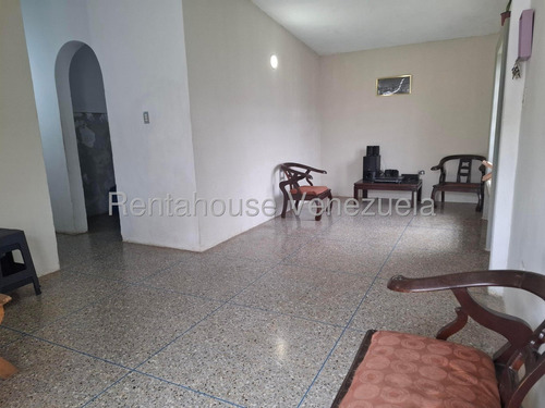 Venta Acogedora Y Espaciosa Casa En Urb La Hacienda Cabudare