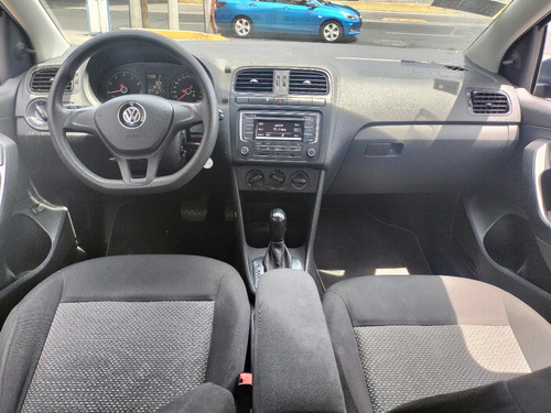 Volkswagen Vento 1.6 Confortline At
