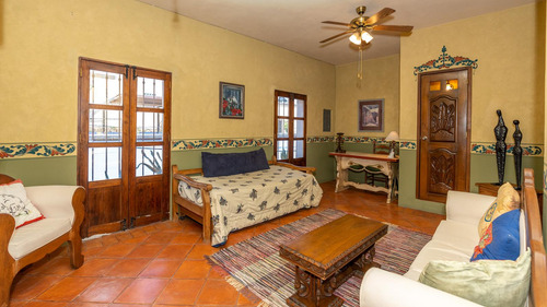 Casa En Renta, Con Terrazas Y Vistas A Una Cuadra Del Centro Histórico De San Miguel De Allende