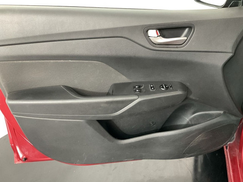 Imagen 8 de 11 de Hyundai Accent Gl 2018