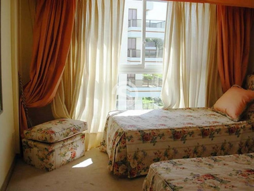 Apartamento En Brava, 3 Dormitorios *- Ref: 2701