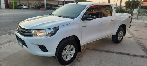 Imagen 1 de 8 de Toyota Hilux 2017 2.8 Cd Sr 177cv 4x4