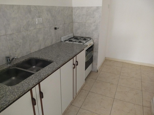 Departamento Alquiler Un Dormitorio, Balcón, Nueva Córdoba