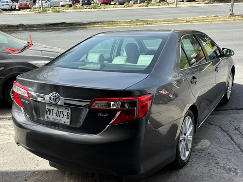 Toyota Camry 2.5 Xle L4/ At