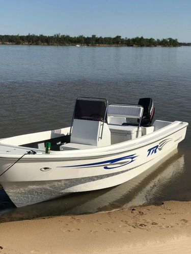 Lancha Trakker 520