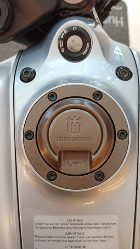 Imagen 7 de 20 de Husqvarna Vitpilen 401 Anticipo + 18 Cuotas Sin Interés