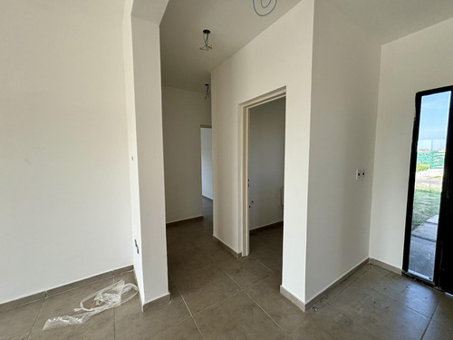 Venta Casa En San Sebastian Area 12 - 4 Ambientes