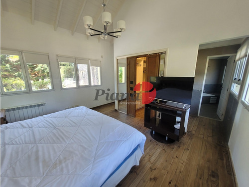 Casa En Venta - Zona Alamos - Vista Al Golf - Calidad De Construcción