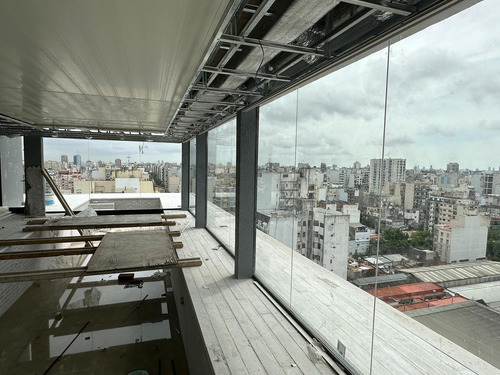 Venta De Cómodo Monoambiente A Estrenar En San Cristobal. . Cochera - Amenities