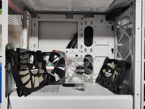 Corsair Icue 465x Rgb Blanco (Usado)
