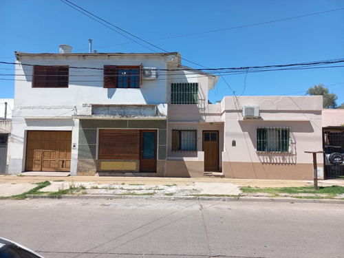 Venta De Casa Con Departamento Y Local Comercial