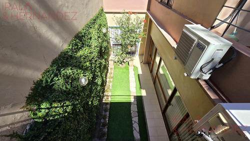 Casa En Venta Con Jardín, Quincho Y Terraza En Colegiales!!