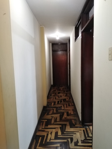 Casa Bien Ubicada 3 Pisos C/ Aires P/2 Pisos
