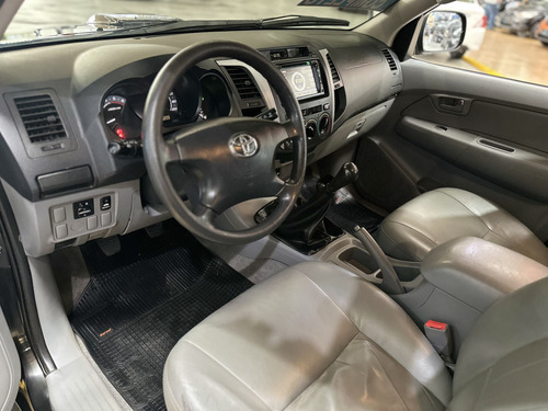 Toyota Hilux 3.0 SRV 4X4 CD 16V TURBO INTERCOOLER DIESEL 4P MANUAL