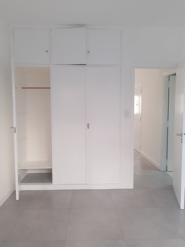 Imagen 3 de 10 de Venta Depto 2 Amb A La Calle Zona Plaza Mitre