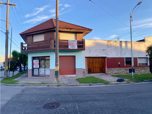 Latorre Prop. Vende Local C/ 2 Viviendas - Zona Hpc