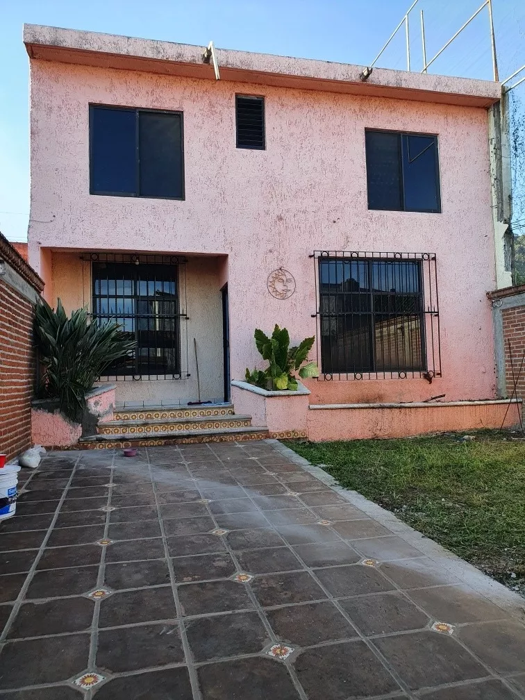 Bonita Casa Sola En Zona Norte De Cuernavaca, En Privada.