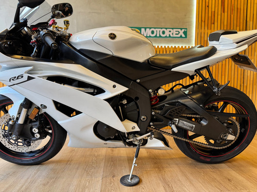 Yamaha R6