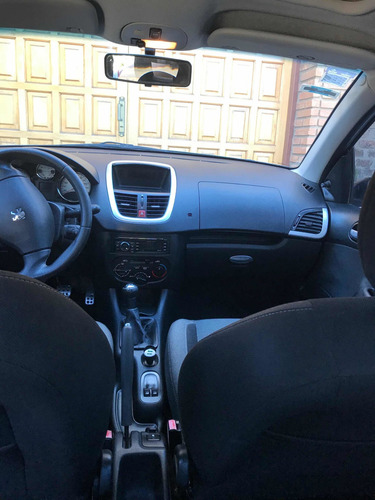 Peugeot 207 2012 1.4 Quiksilver 75cv