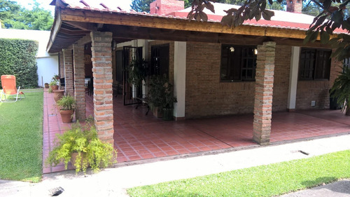Imagen 2 de 13 de Casa Quinta En Glew, Amplio Parque