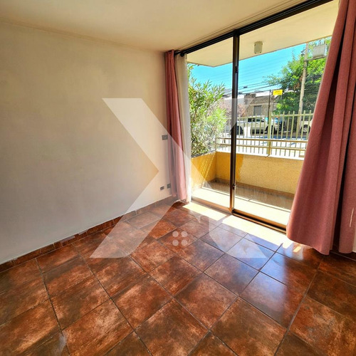 Venta Amplio Departamento, Piso 1, San Miguel