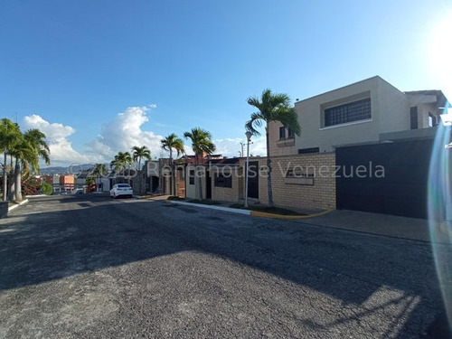 /&% Casa En Venta En El Pedregal, Zona Exclusiva Amoblada 24-9900 Sps 