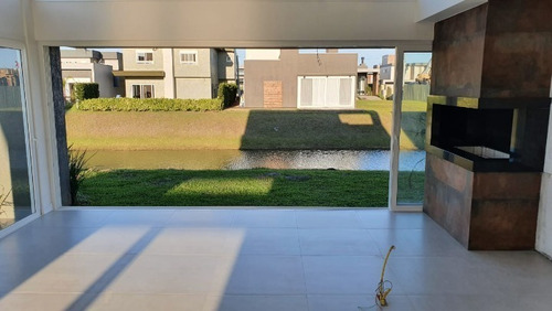 Imagem 17 de 29 de Casa À Venda Em Capão Da Canoa - Ca01135 - 68111258