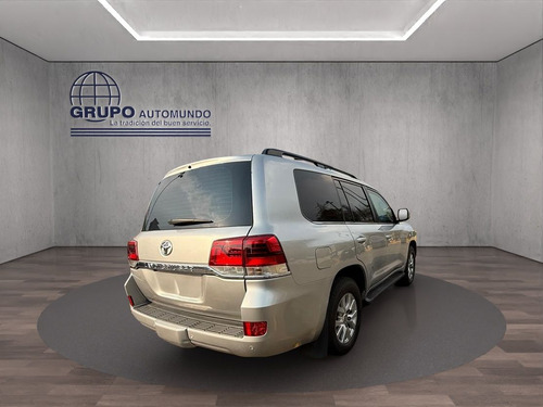 Toyota Land Cruiser 5.7 4x4 At