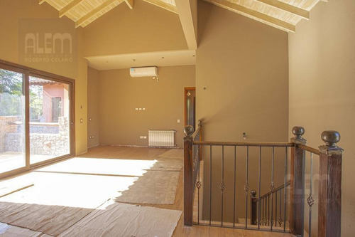 Hermosa Casona En St Thomas Este - Canning