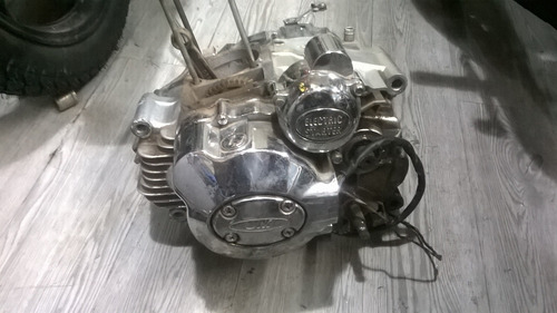 Imagen 3 de 4 de Motor Moto Um Renegade Para Repuesto. Solo Parte Inferior