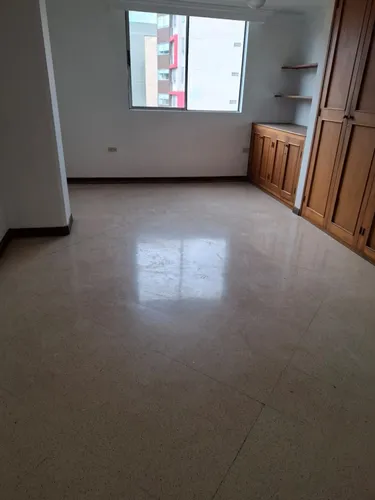 Apartamento En Venta En Conquistadores. Cod V12650