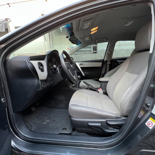 Imagen 5 de 16 de Toyota Corolla Xei 4p 2017