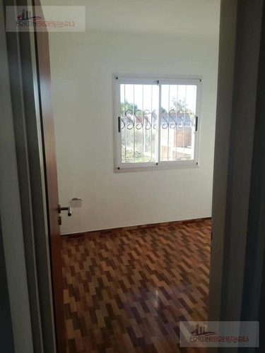 Imagen 6 de 9 de Venta Casa Con Lote Grande!