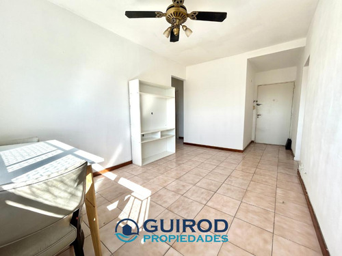 Venta Departamento 3 Ambientes Luminoso Con Bajas Expensas