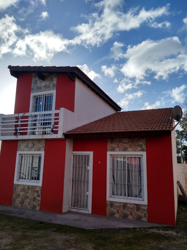 Imagen 2 de 11 de Vendo Casa Dúplex Individual Dos Dormitorios Dos Baños