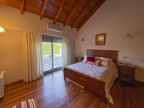 Imagen 29 de 30 de Casa De 5 Dormitorios Con Quincho Y Pileta