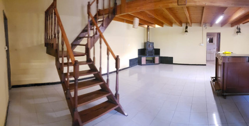 Casa De 2 Dormitorios - Cumbre De Villa - Escucha Oferta