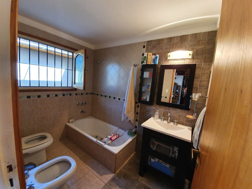 Imagen 22 de 29 de Chalet 5 Ambientes Con Parque Y Piscina Venta Mar Del Plata