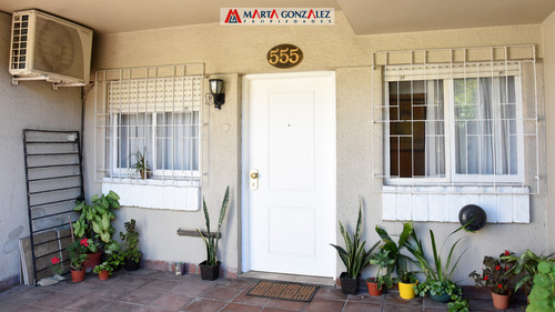Venta. Triplex. Barrio Guemes