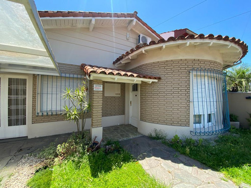 Casa En  Venta En Juan Bautista Alberdi 1910 - San Antonio De Padua