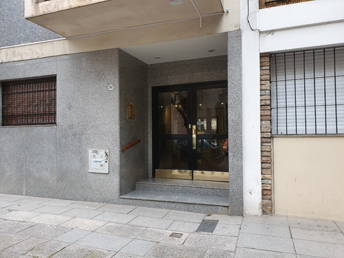 Imagen 12 de 12 de A Una Cuadra De Av. Cabildo Y Metrobus - A 5 Cuadras De Av. Federico Lacroze Y Subte Linea D, Estación Olleros Y A 7 Cuadras De Estación Colegiales Del Tren Linea Mitre! Apto Profesional