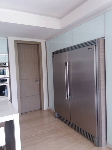 Imagen 6 de 27 de Adriana Atienzo Vende | Moderna Casa En Urb. Guaparo (foc-559)