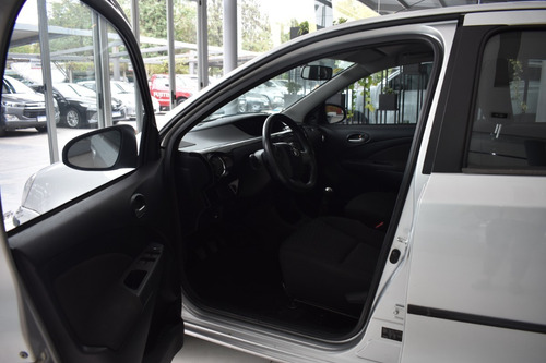 Toyota Etios Xls 4 Ptas Mt - Nafta - 2014