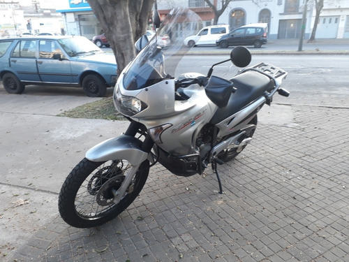 Imagen 4 de 11 de Honda Transalp 650