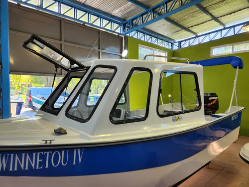Tracker Cabinado Cuddy 530