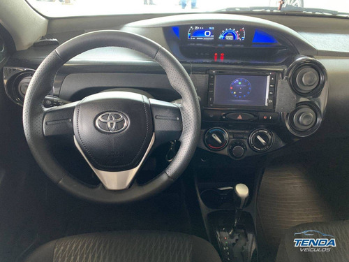 Imagem 10 de 15 de Toyota Etios 1.5 X Sedan 16v Flex 4p Automático