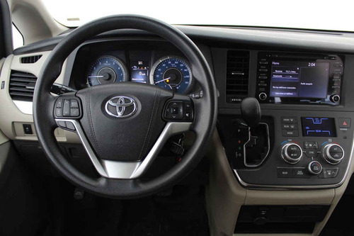 Imagen 14 de 15 de Toyota Sienna 2018 6 Cilindros